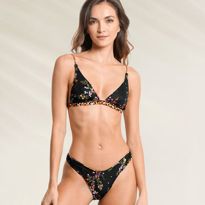 Cueca de biquíni Maaji com estampa floral e detalhes em leopardo para um visual tropical