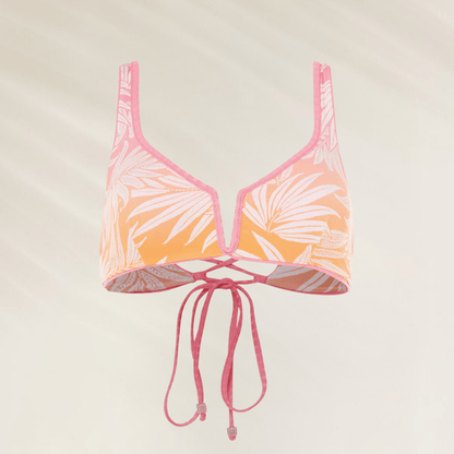 Top de biquíni Maaji com estampa tropical em tons de laranja e rosa, com amarração nas costas