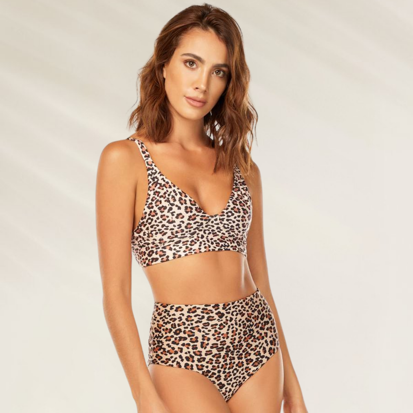 Biquíni Reversível Animal Print com Aro e Cueca Alta da Cosita Linda em estampa de onça