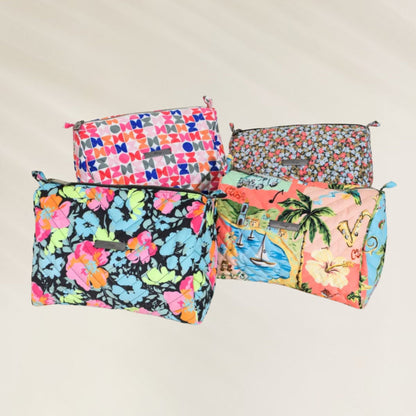 Conjunto de Bolsas Médias Maaji com Estampado Surpresa em diferentes padrões coloridos e vibrantes
