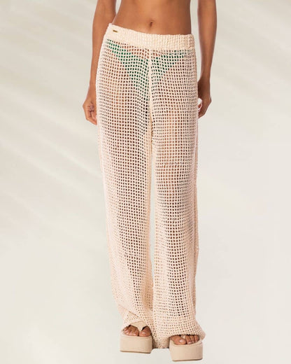 Calça Crochet Tropical Branca da Maaji com design leve e arejado, ideal para dias de sol