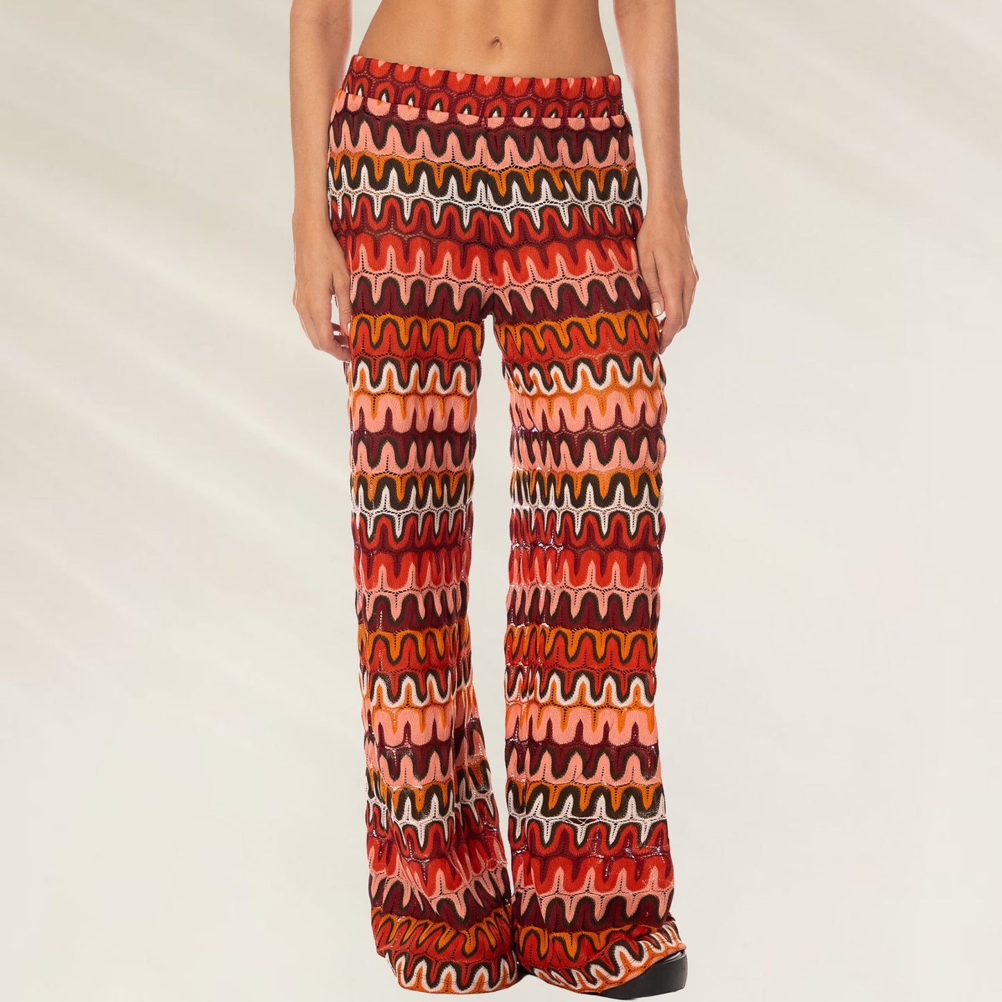 Calça Fluida Padrão Tropical da Maaji com estampa colorida e corte confortável.