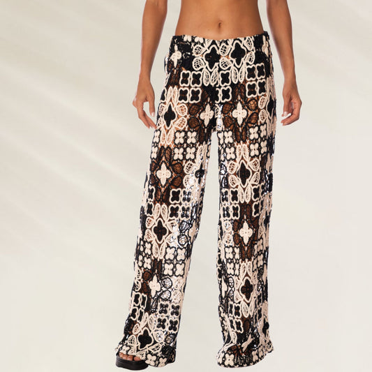 Calças Crochet Floral da Maaji com design elegante e leve para looks de verão
