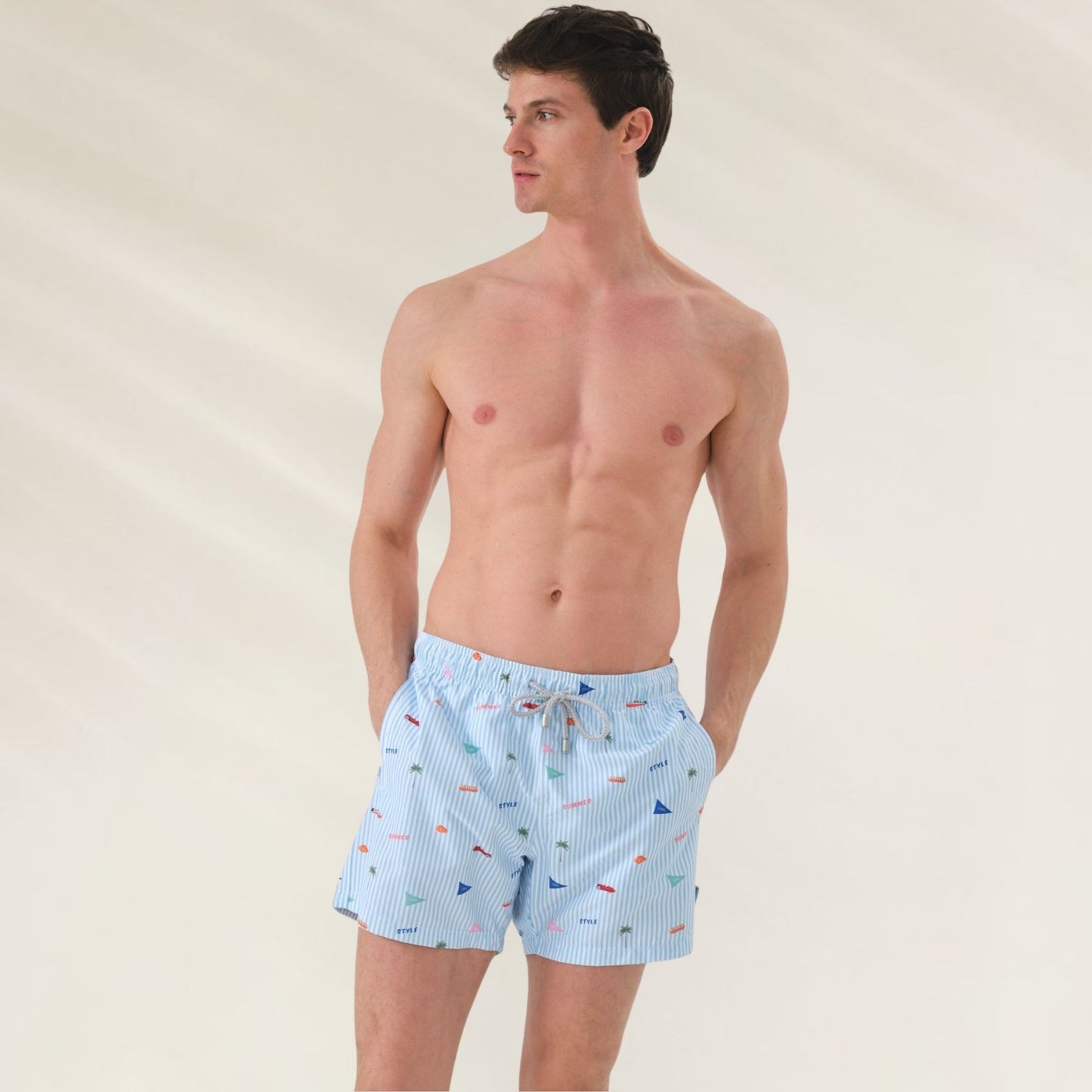 Calção de banho John Frank com estampa de listras coloridas, ideal para dias de verão e praia