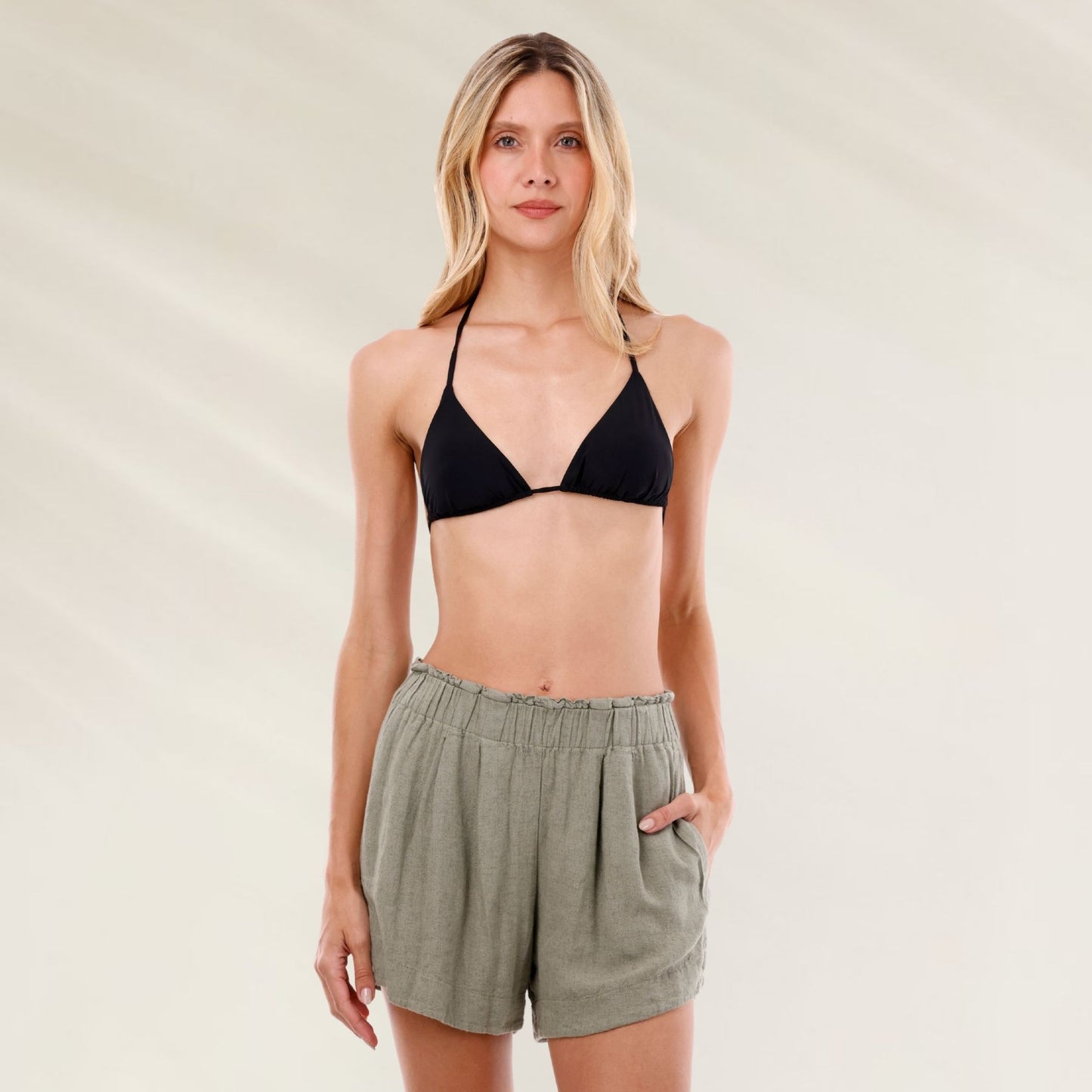 Calções Serenity Green Linen Vento com cintura elástica e bolsos laterais para conforto e estilo