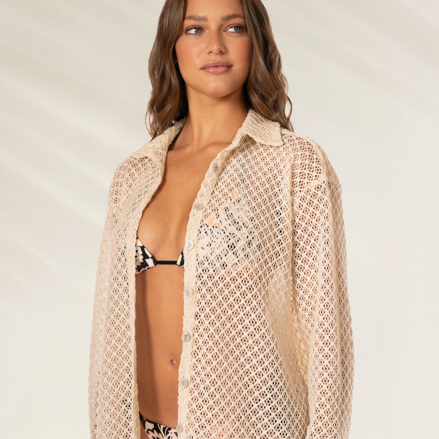 Camiseiro Longo Lunia da Maaji, com design arejado e elegante, perfeito para looks de verão