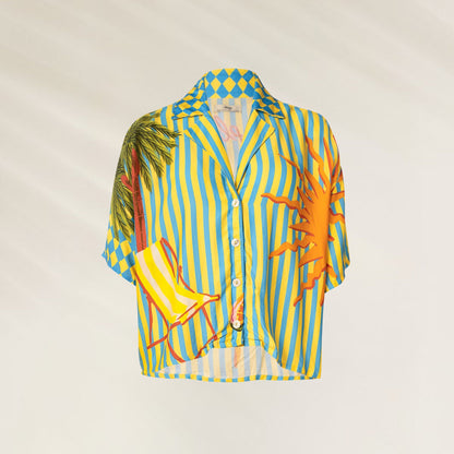 Camiseiro Tropic Camouflage Octavia da Maaji com estampa vibrante de palmeiras e sol