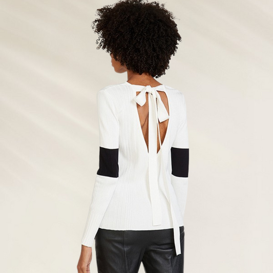 Camisola Animale com detalhe de laço nas costas – Elegância com um toque moderno em blusa branca manga longa