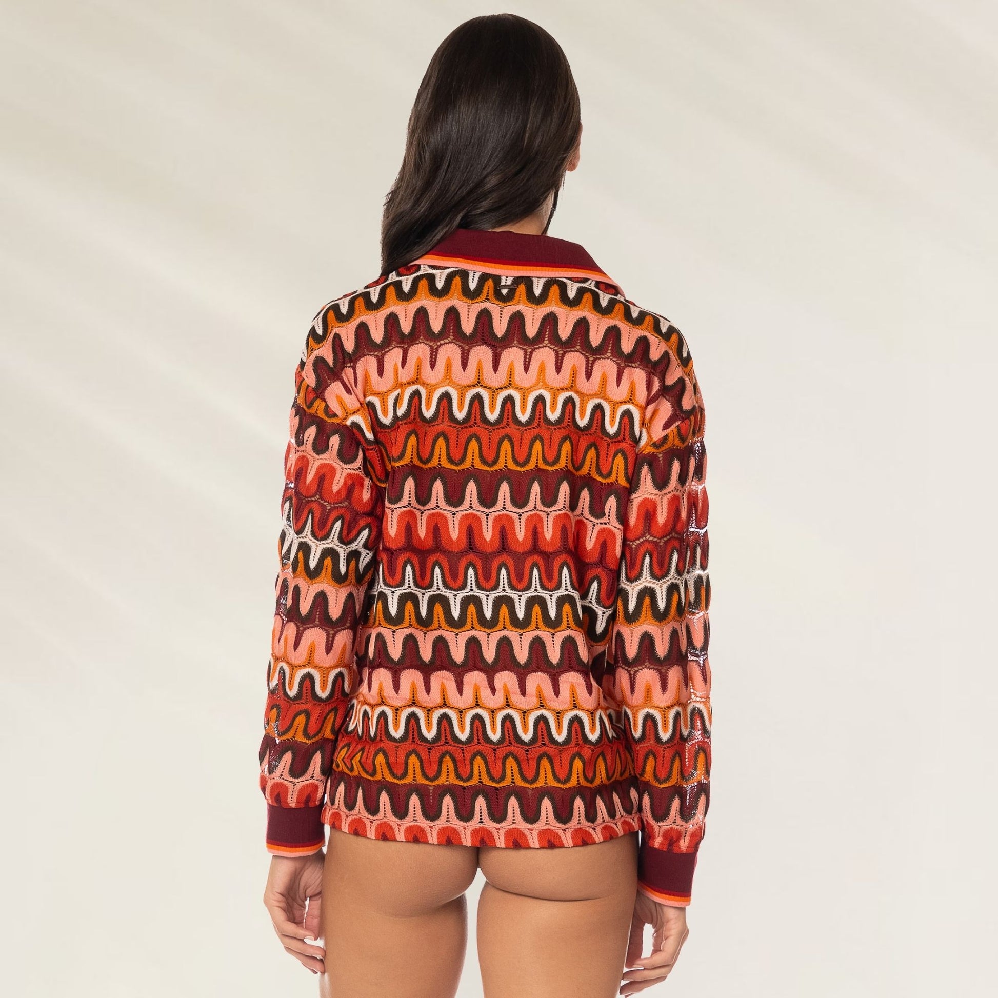 Camisola Padrão Tropical Oversize da Maaji com Design Colorido e Estampa Ondulada pelas Costas