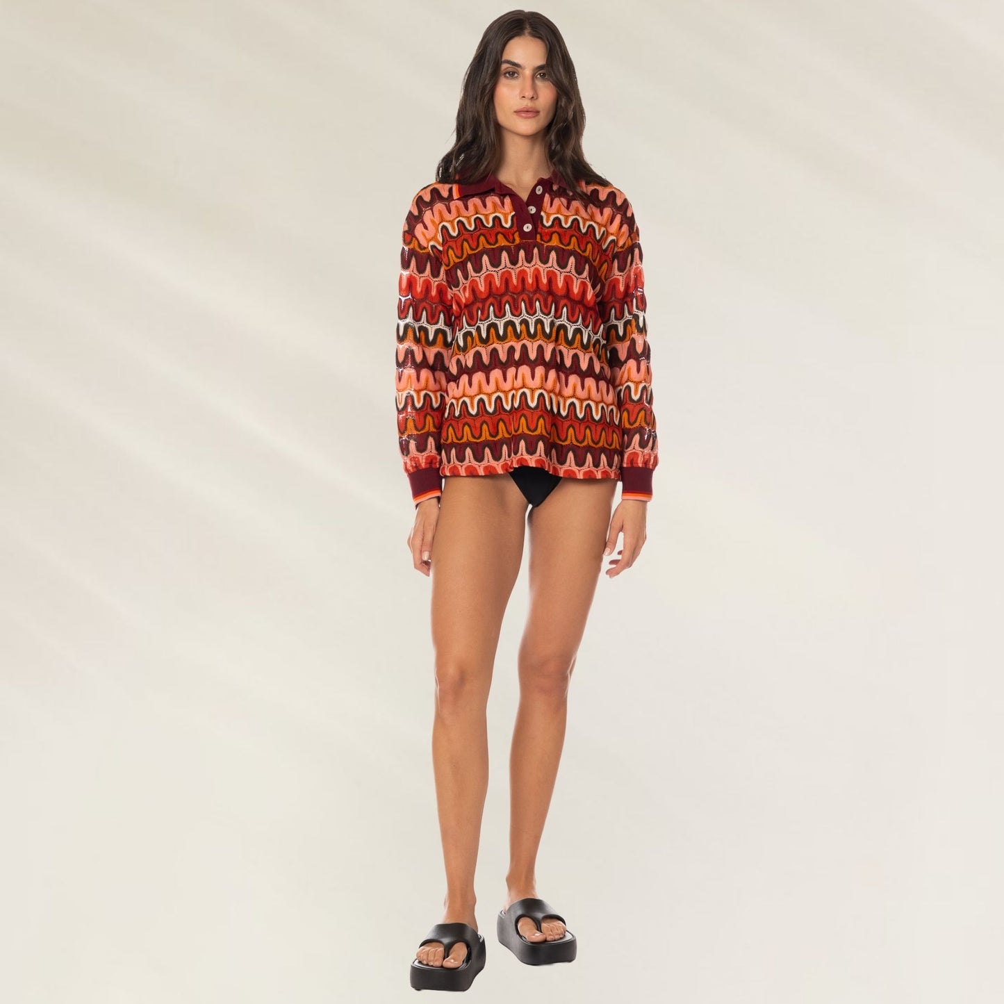 Camisola Padrão Tropical Oversize da Maaji com estampa colorida e design moderno