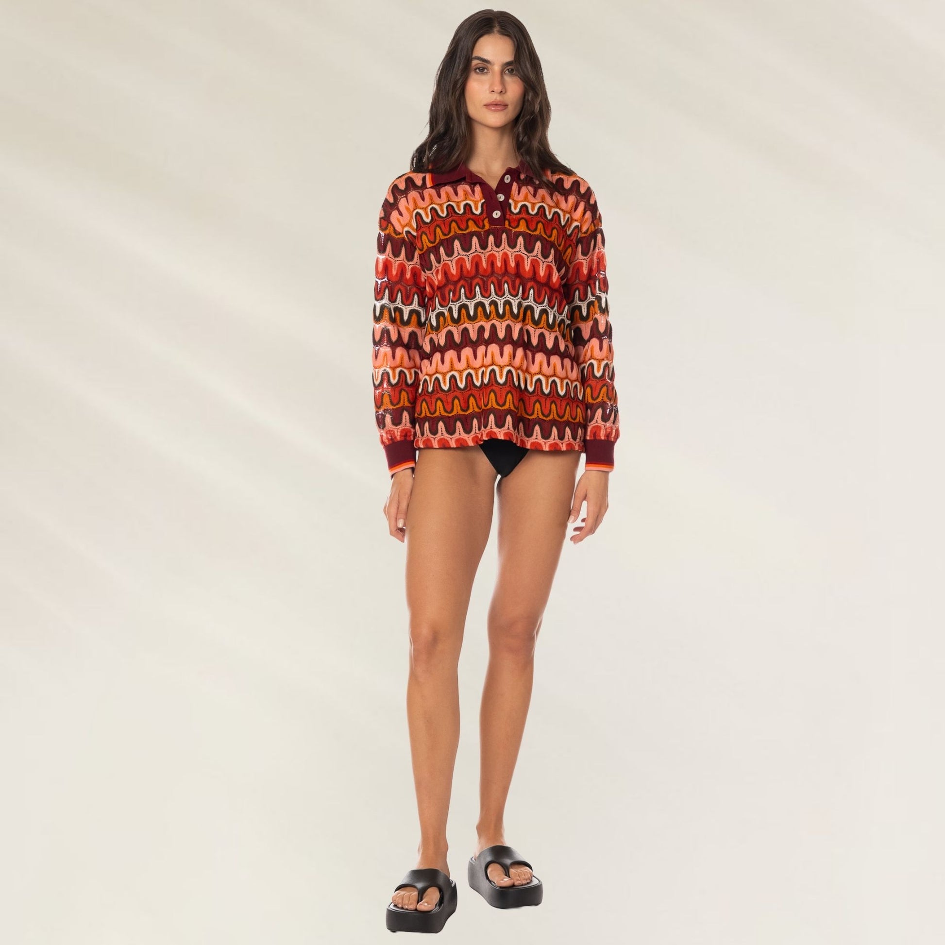 Camisola Padrão Tropical Oversize da Maaji com estampa colorida e design moderno