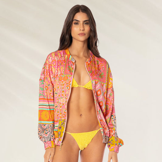 Casaco Boho Damask Flavie da Maaji em estilo vibrante com estampa colorida e zíper frontal