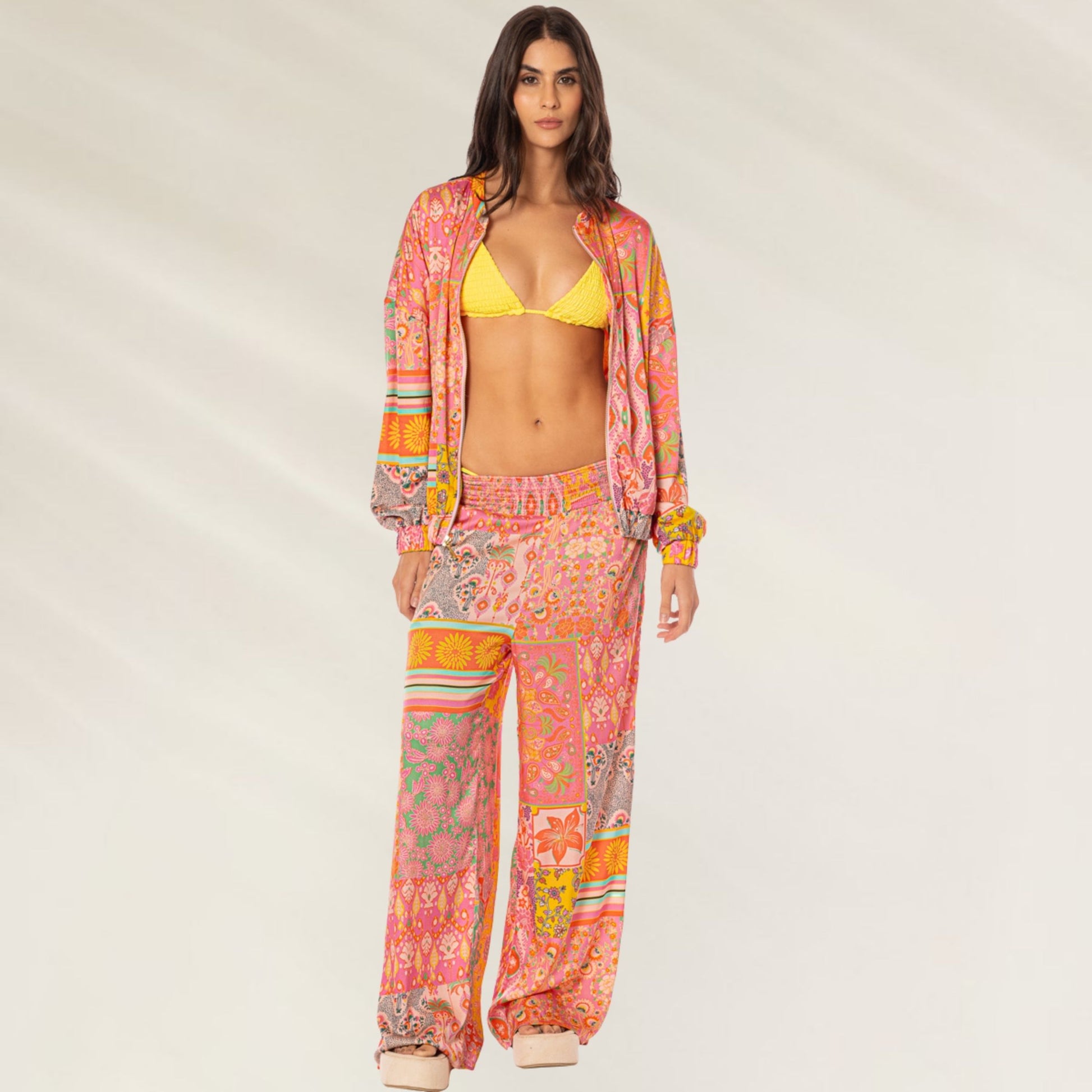 Casaco Boho Damask Flavie da Maaji em estampa colorida, perfeito para um look descontraído e estiloso