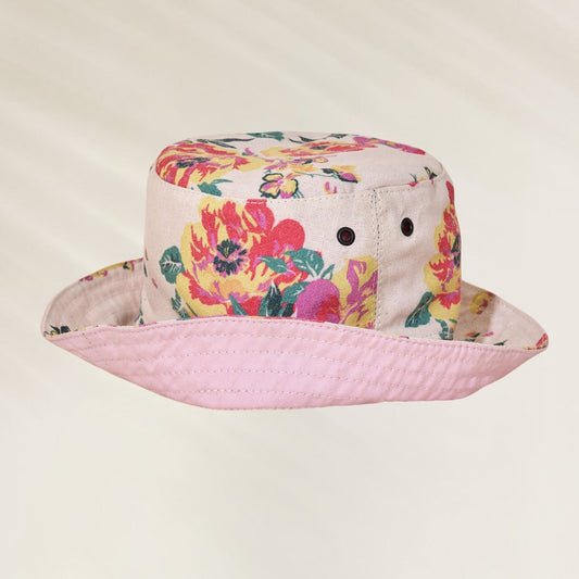 Chapéu Maaji com estampa floral colorida e abas largas para estilo e proteção solar