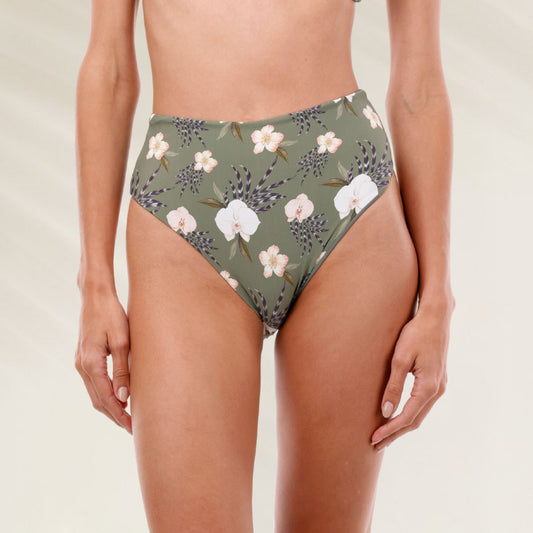 Cueca Biquíni Floral Verde Malai em estampa vibrante com cintura alta para conforto na praia