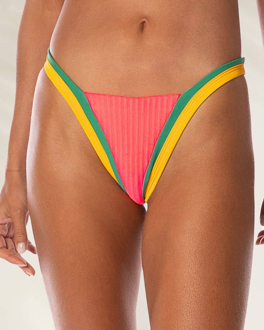 Cueca de Biquíni Reversível Multicolor Maaji com design vibrante em tons de rosa, amarelo e verde