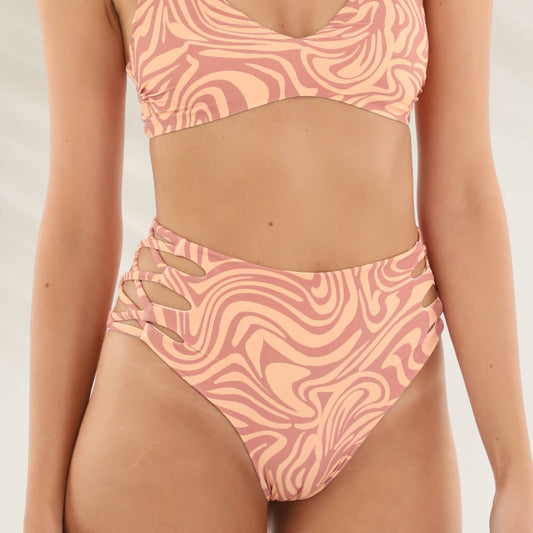 Cueca Estampada de Cintura Alta da Malai com recortes laterais e padrão abstrato em tons de rosa