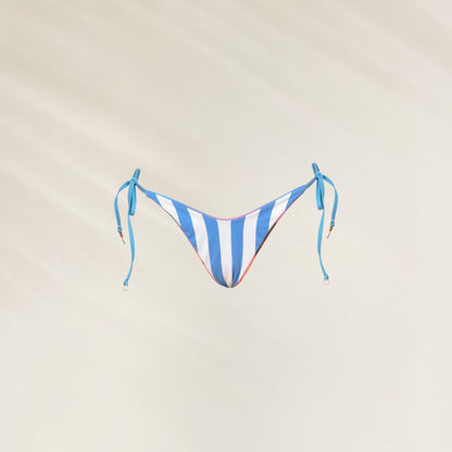 Cueca Reversível Peach Drift da Maaji com estampa de listras azul e detalhes amarráveis