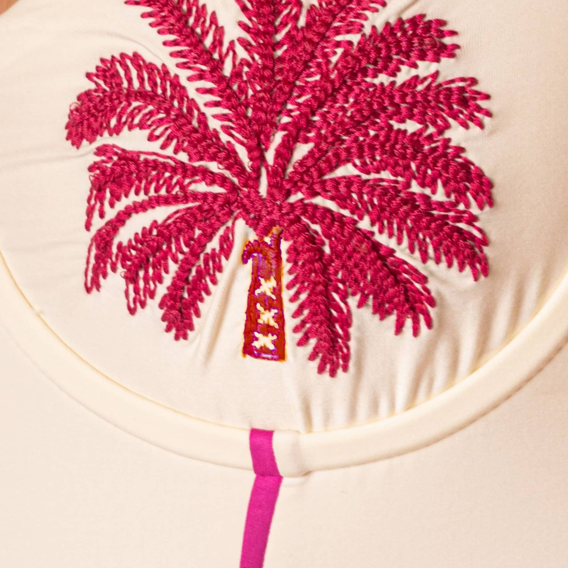 Fato de Banho Camelia Bordado da Maaji com estampa de palmeira vibrante e detalhes elegantes