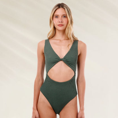 Fato de Banho Cut-Out Texturado Verde da Malai com decote elegante e design moderno