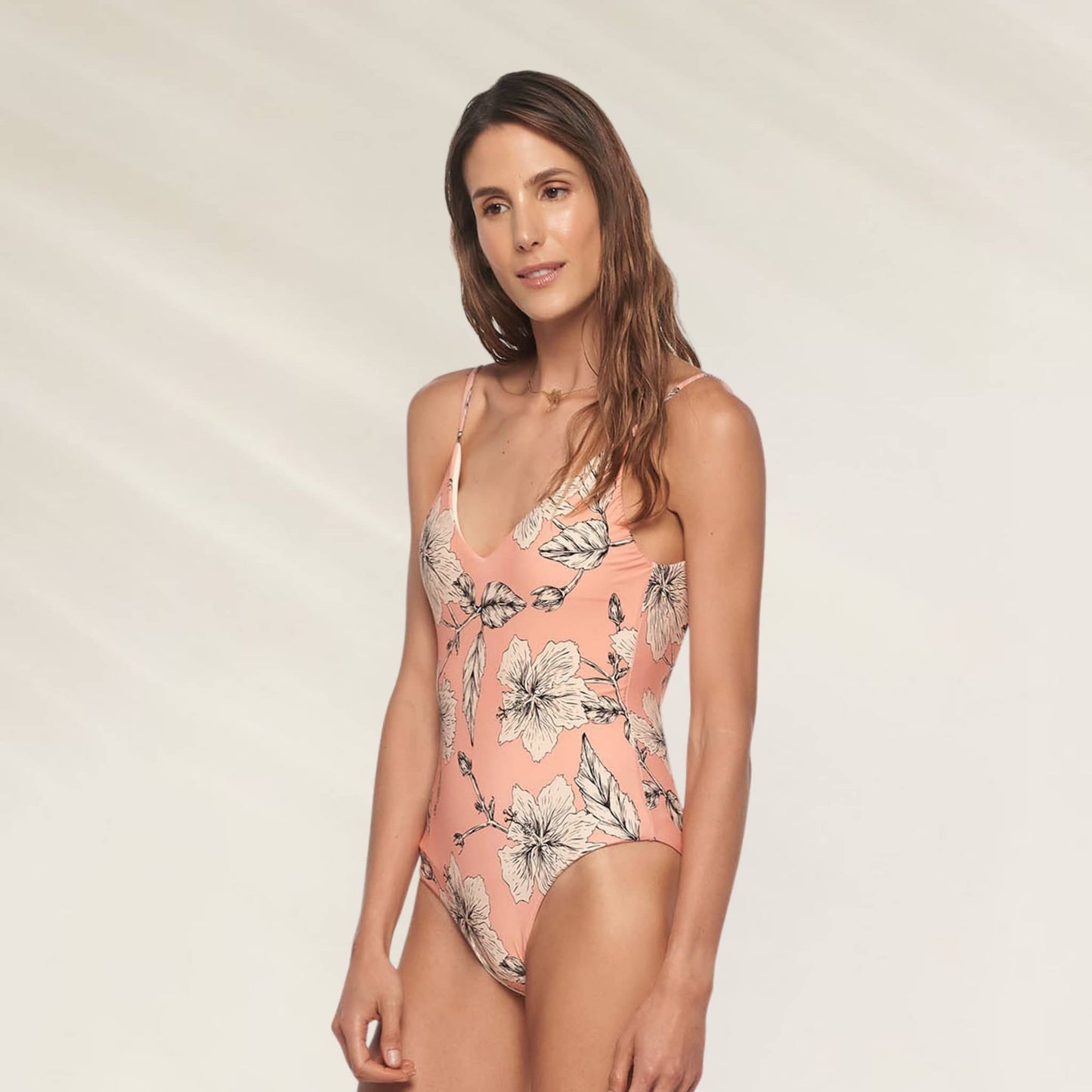 Fato de Banho Estampado Decote em V da Malai com estampa de flores e alças finas
