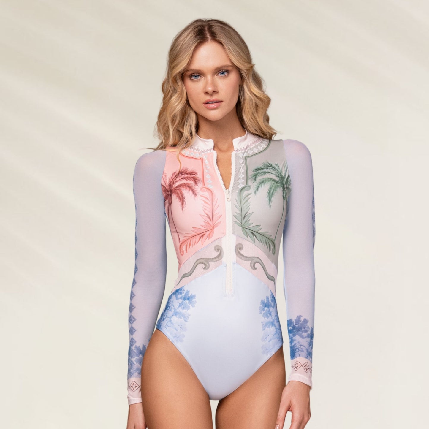 Fato de Banho Manga Comprida Olimpo com estampa tropical e zíper frontal, ideal para praia e piscina