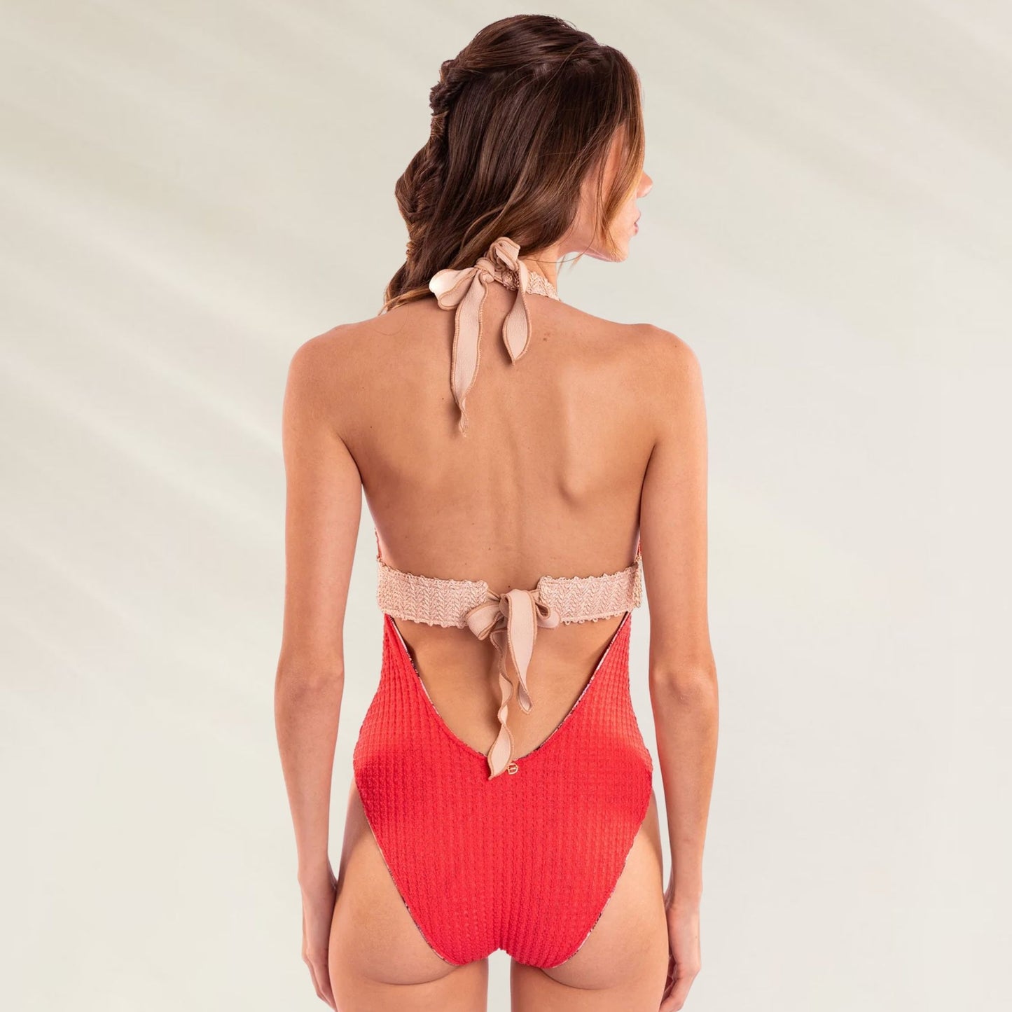 Fato de Banho Reversível Anaconda em vermelho com detalhes em renda na parte de trás