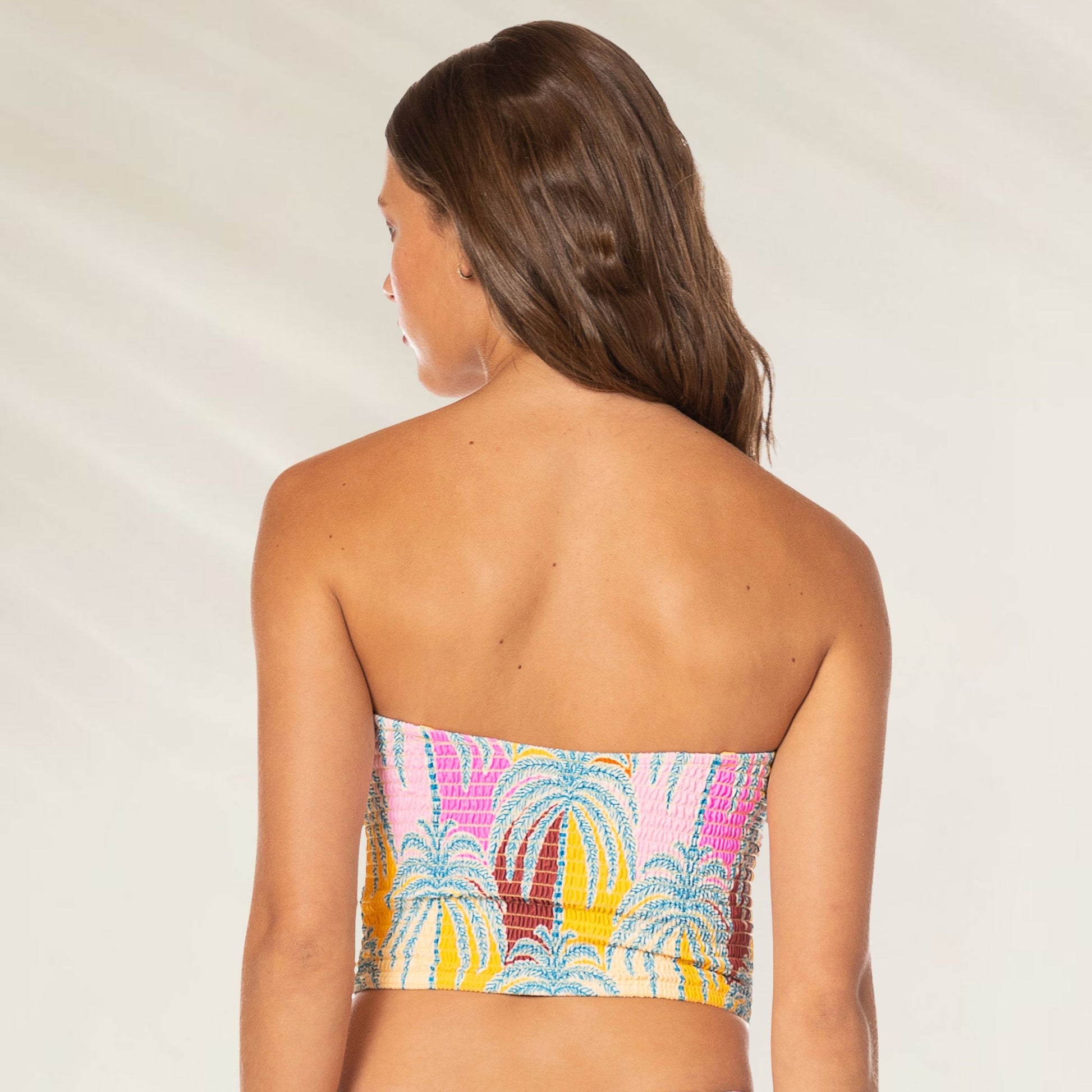 Top de biquíni crop top Jungle Whisper Nalu com estampa tropical colorida e design sem alças