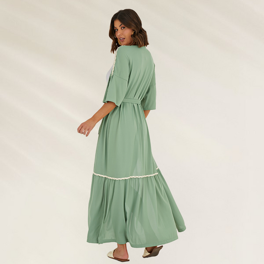 Kimono longo Debrisa Pistache Tropicalle com mangas soltas e detalhe em renda na barra