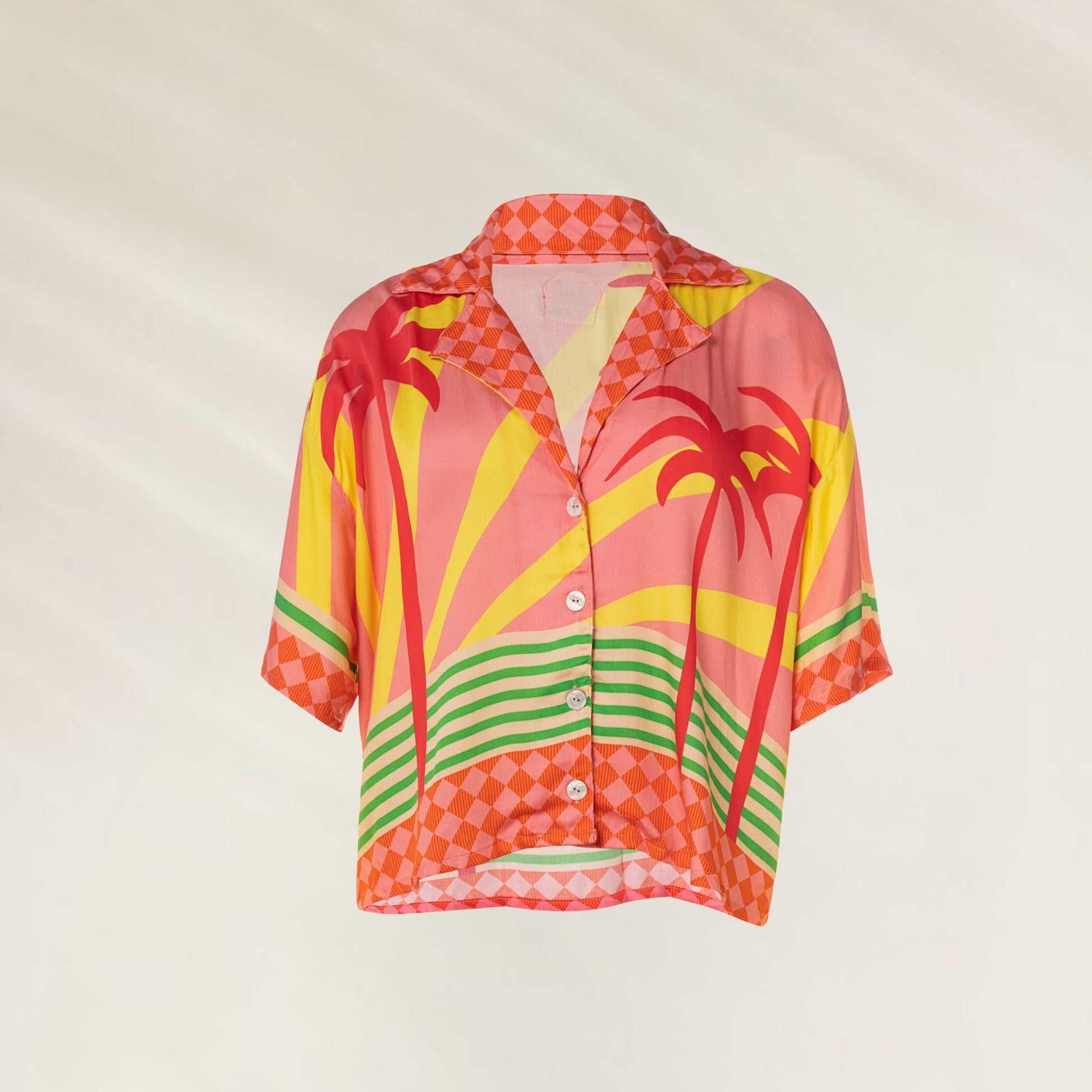 Camiseiro Jungle Sway da Malai com estampa vibrante de palmeiras e cores tropicais
