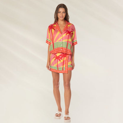 Camiseiro Jungle Sway da Malai em cores vibrantes com estampa tropical e design leve