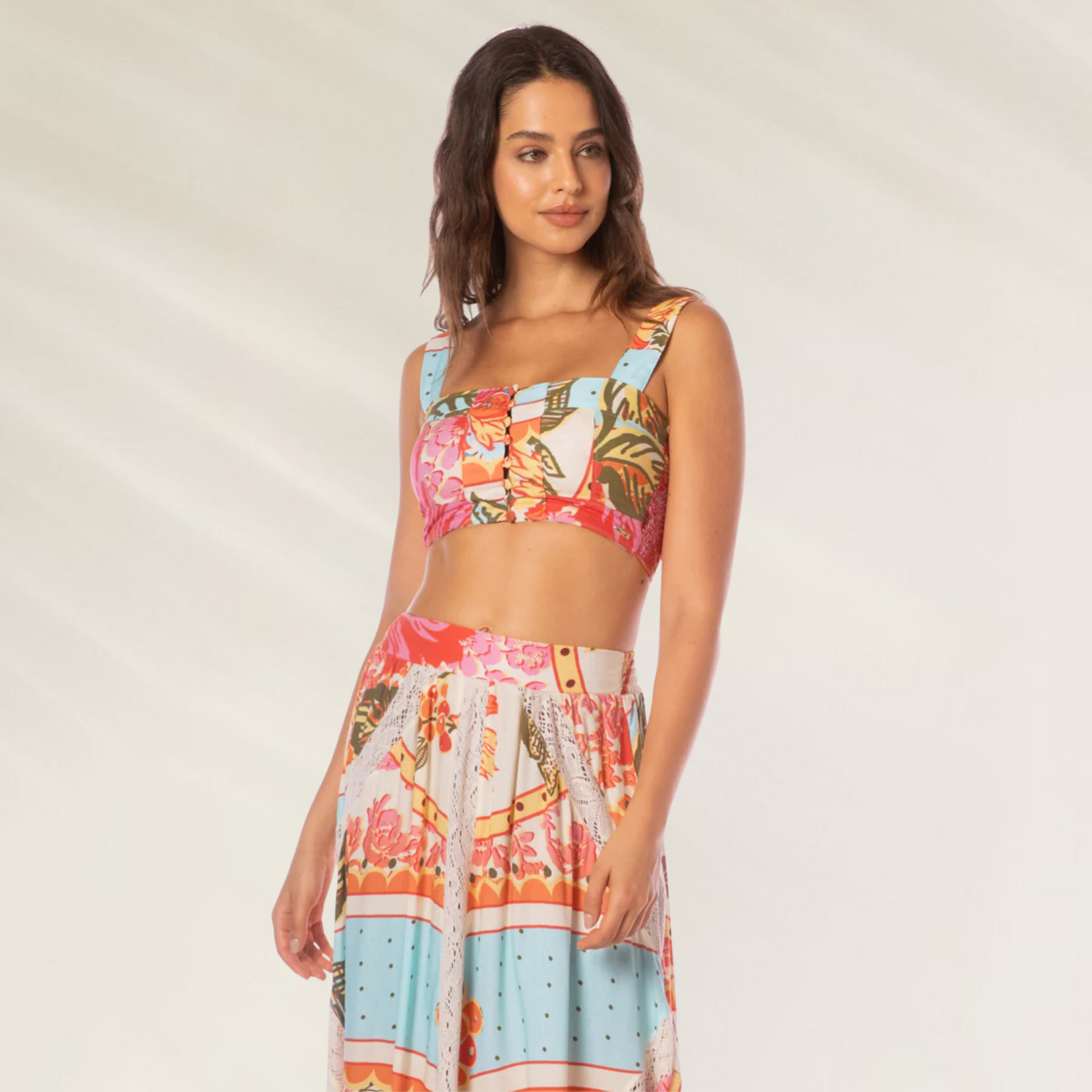 Crop Top Maaji Floral Groove Daily em estampa colorida com alças largas e design moderno