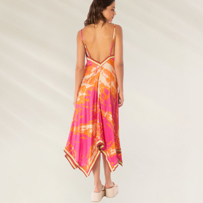 Deslumbra com cor e elegância – Vestido Maxi Euphoria da Maaji com estampa rosa e laranja e decote nas costas