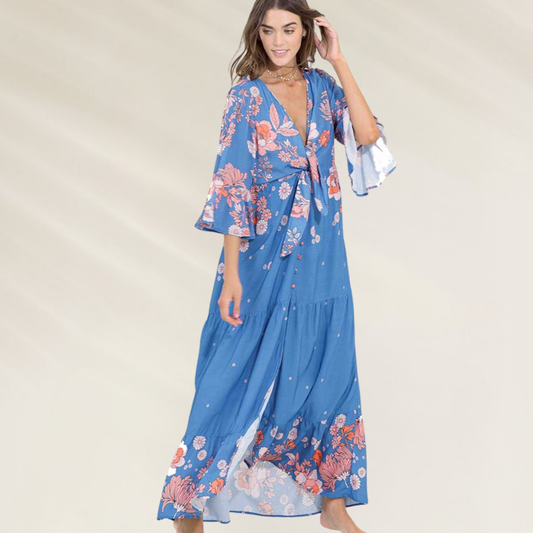 Kimono Longo Floral Maaji – Um Toque de Elegância à Beira-Mar com design azul e estampas florais