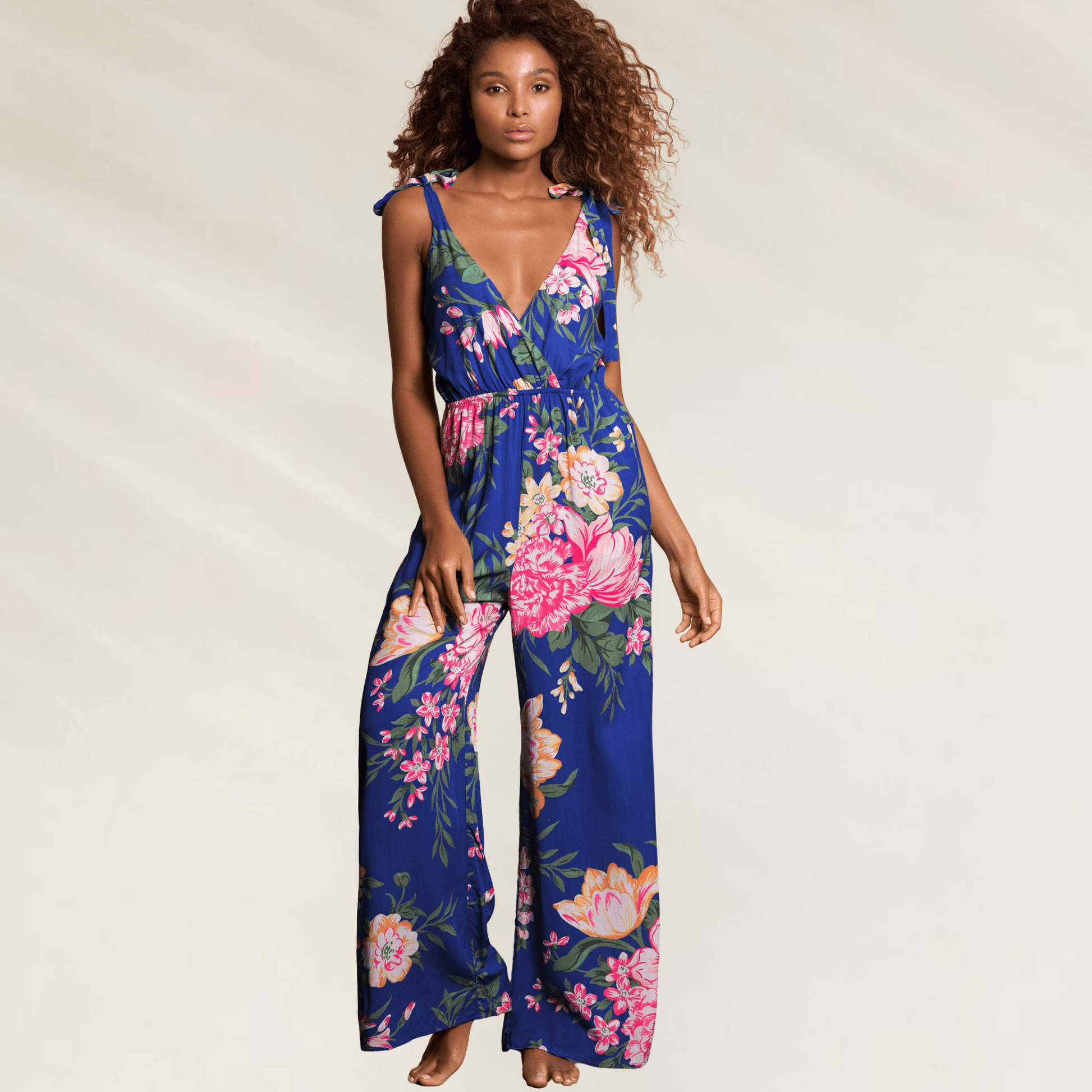 Macacão Maaji Floralia Kennedy – Beachwear Elegante com estampa floral e alças ajustáveis.
