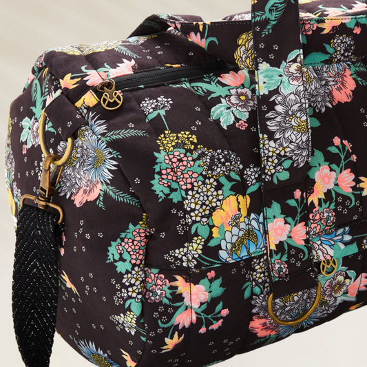 Saco Fim-de-Semana Acolchoado Maaji com estampa floral colorida e alça preta destacada