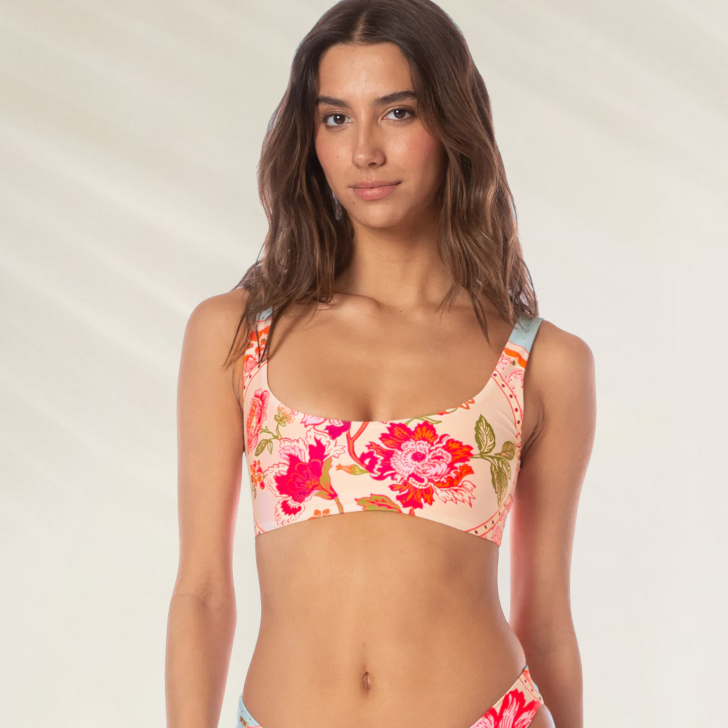 Top Reversivel Dazzle Maaji com estampa floral vibrante e alças largas para maior conforto