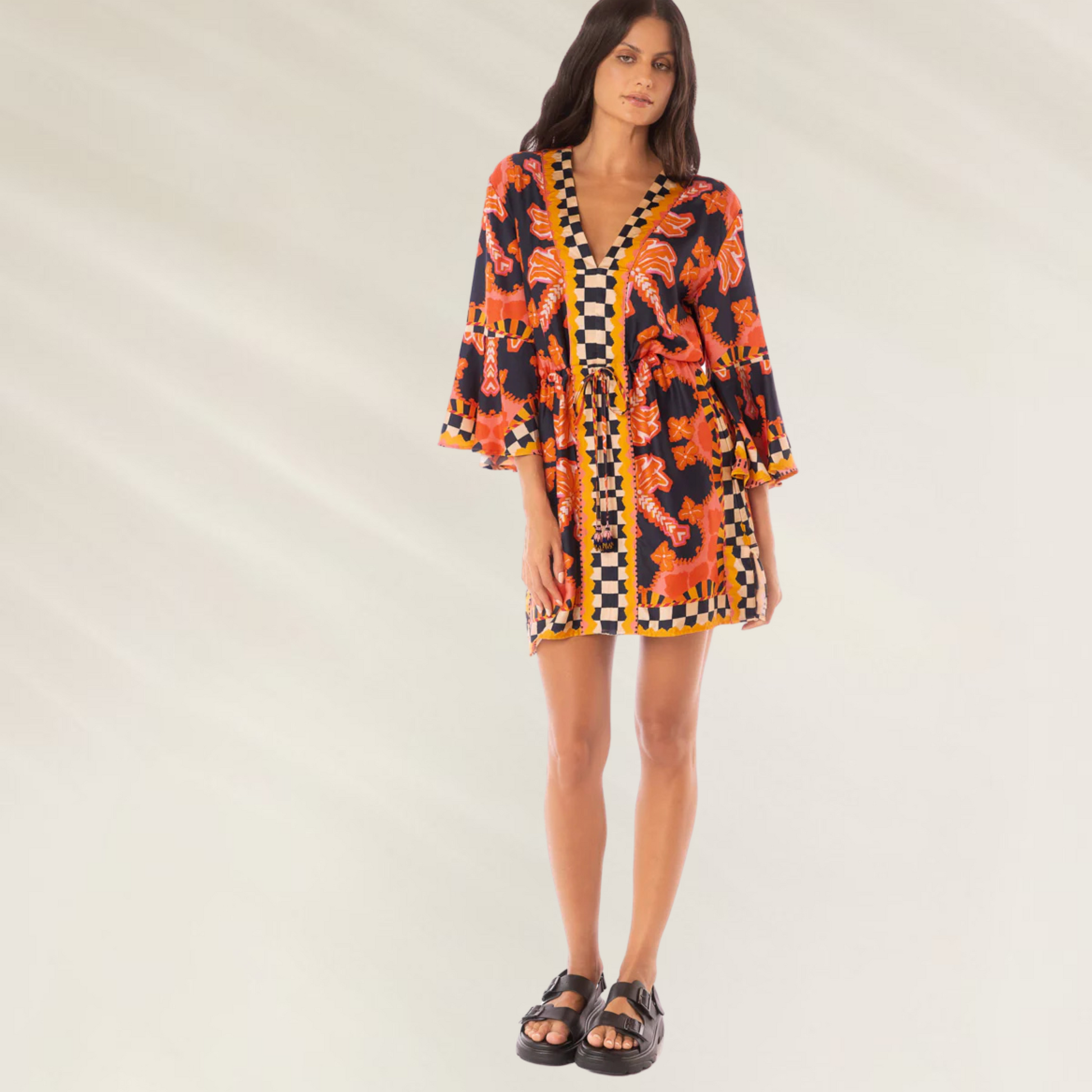 Vestido Kaftan Joypop decote em V Maaji com estampa colorida e cintura ajustável em tecido leve