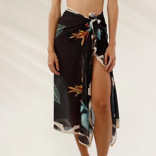 Pareo Malai Floral em Viscose – Versatilidade com Toque Tropical em tecido leve com estampa floral e amarração lateral