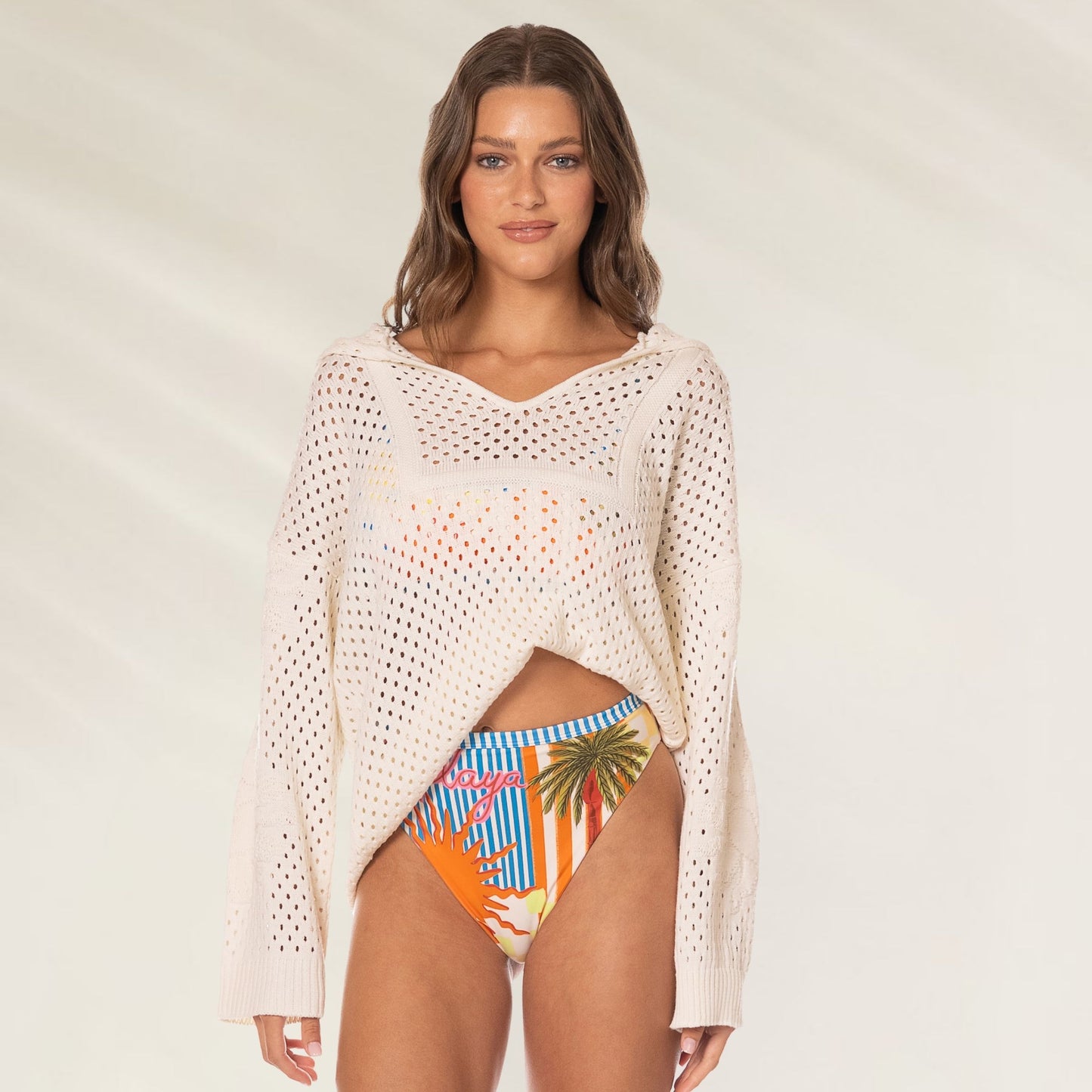 Blusa pull over Coconut Milk Cleeo da Maaji com design vazado e manga longa