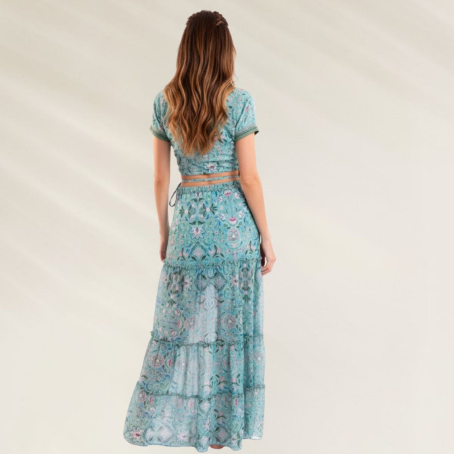Vista traseira da Saia Ballerina Ruffle Nimpheas da Despi, com estampa floral e camadas elegantes.