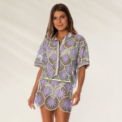 Saia Curta Solene Estampada da Maaji com design elegante e detalhes coloridos para um look moderno