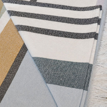 Toalha de Praia Kalua Pastel Multicolor com Listras Elegantes e Design Moderno