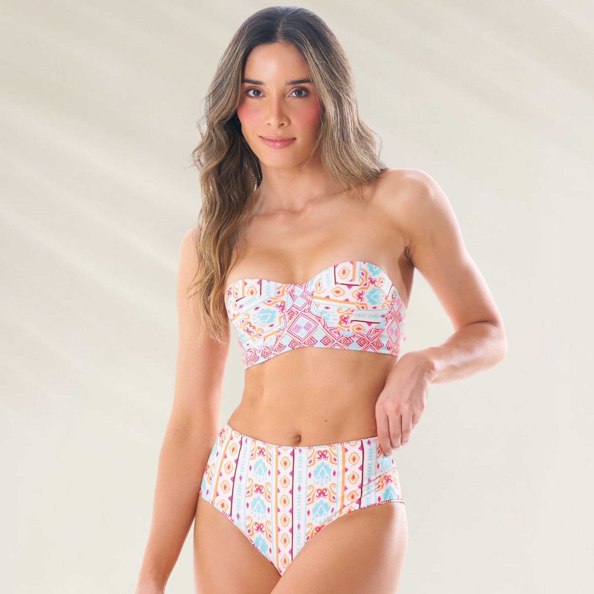 Top Bandeau com Armação Estampado da Phax, ideal para banho e praia com estampa colorida e elegante