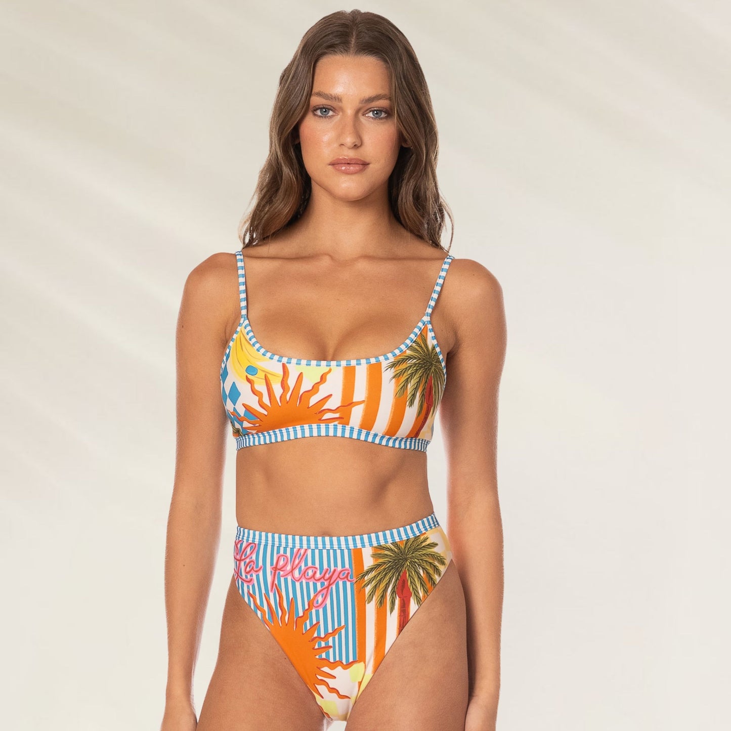 Top de Biquíni Beach Static Lane da marca Maaji em cores vibrantes com estampa tropical.