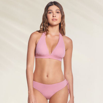 Top de Biquíni Halter Rosette em tom rosa com design clássico e confortáveis alças ajustáveis