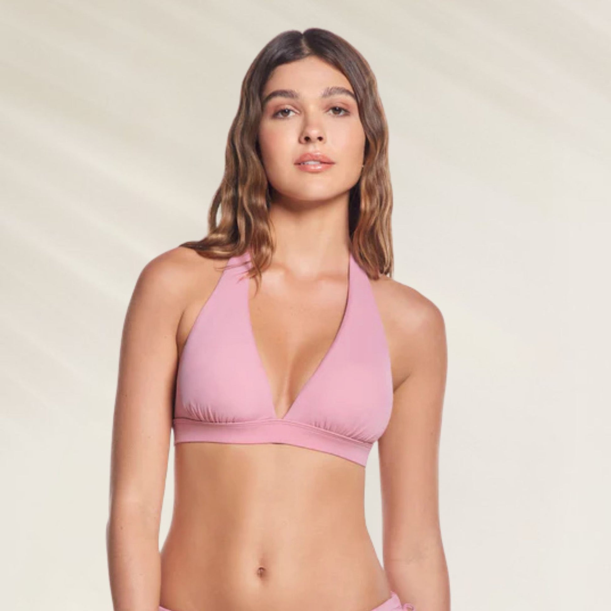 Top de Biquíni Halter Rosette em rosa com decote em V e alças ajustáveis para conforto e estilo