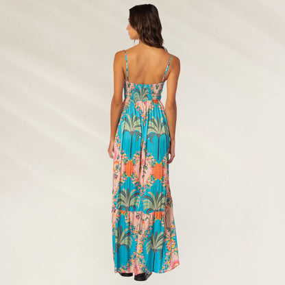 Vestido Arabian Palm Isadora da Maaji, longo e colorido, com estampa vibrante de palmeiras