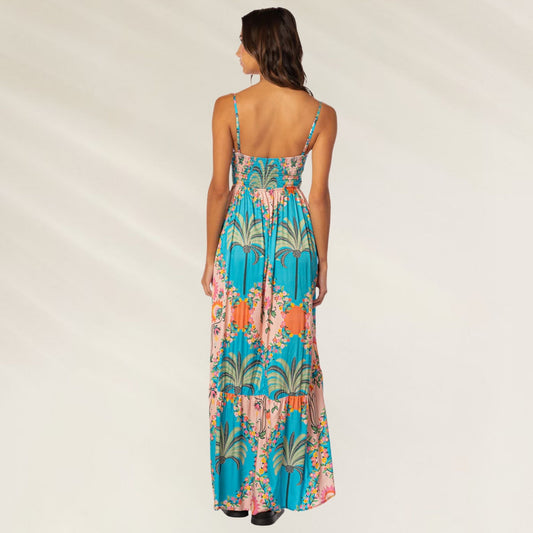 Vestido Arabian Palm Isadora da Maaji, longo e colorido, com estampa vibrante de palmeiras