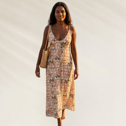 Vestido Comprido Alma da Kalua com estampa floral e decote em V, perfeito para o verão